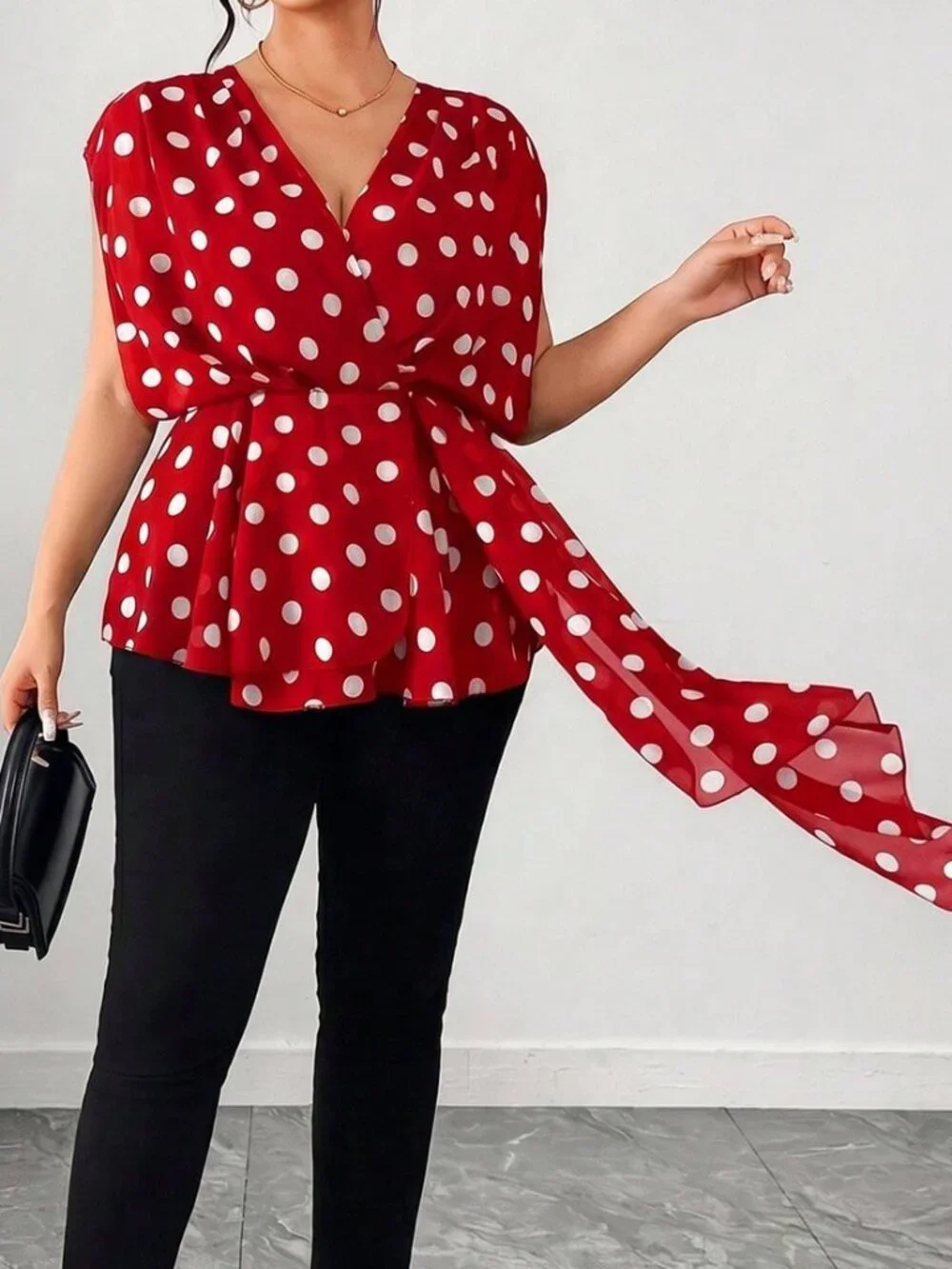 Red Casual Women's Polka Dot Print V-Neck Batwing Sleeve Blouse